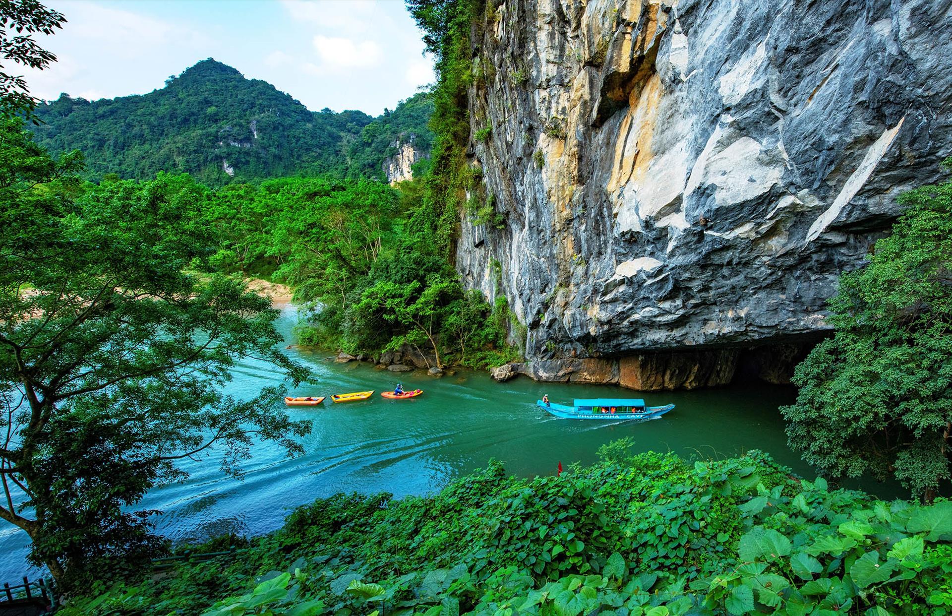 Động Phong Nha Kẻ Bàng ở đâu? Du lịch khám phá 7 cái nhất về vườn quốc gia Phong Nha Quảng Bình