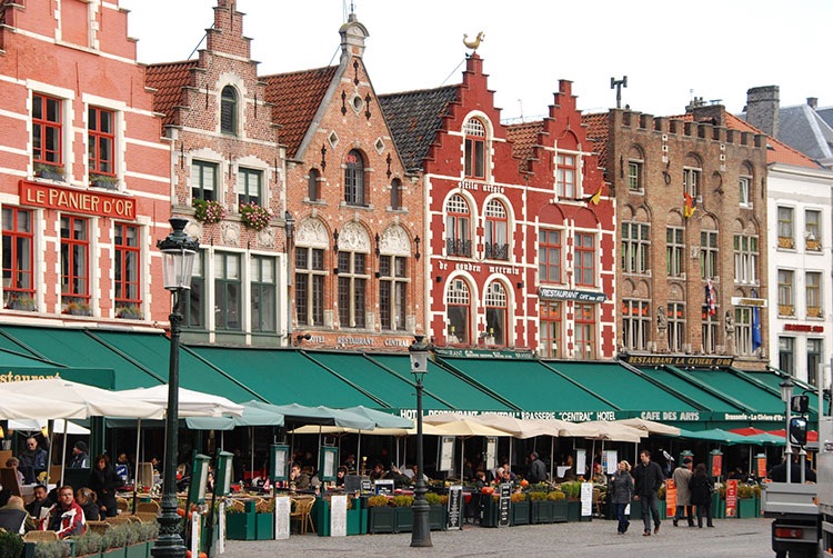 Grand place of Bruges : Markt tourism in Belgium - PARISCityVISION