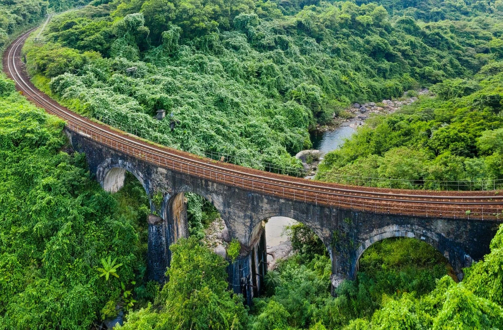 Du khách Đà Nẵng, Thừa Thiên - Huế sắp có tàu lửa du lịch ngắm cảnh đẹp