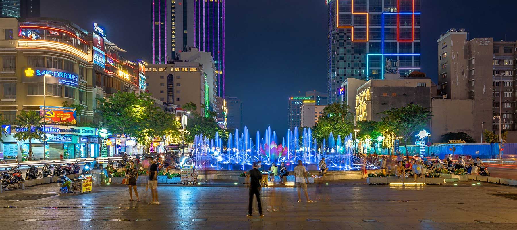 Nguyen Hue Walking Street - 8 Highlights (Saigon 2024)