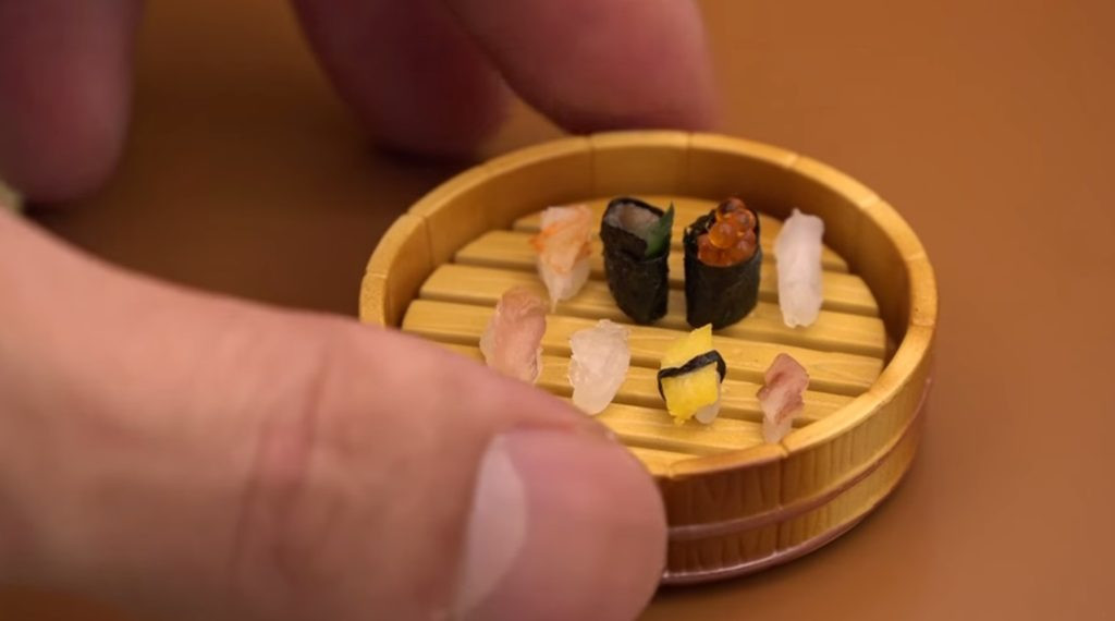 Nhật Bản với món sushi tí hon