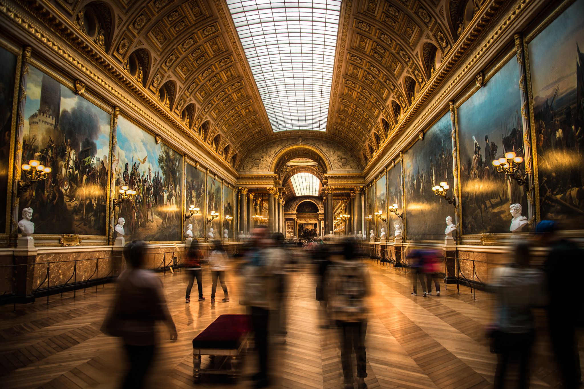 4 phút sống trong Bảo tàng Louvre