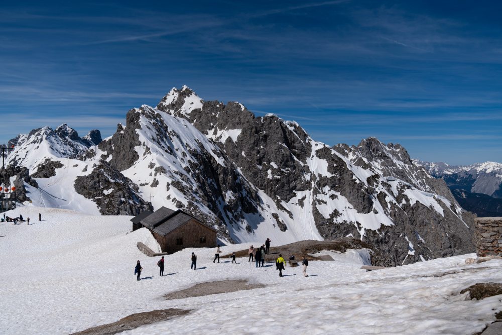 Khách Việt ấn tượng với bữa ăn “view triệu đô” trên dãy Alps ở Áo