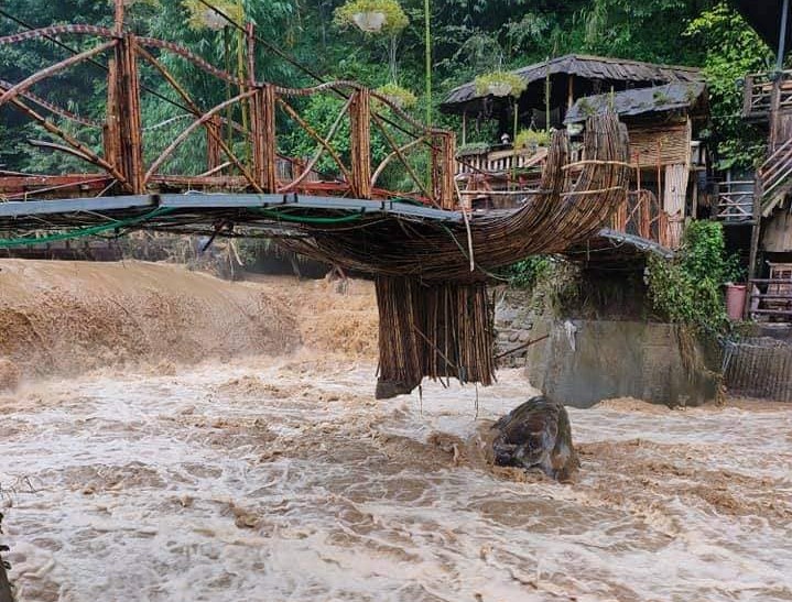 Bản Cát Cát - Sa Pa tan hoang do mưa lũ