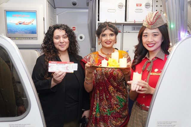 Đón lễ hội Diwali cùng Vietjet: Niềm vui ngập tràn, nhận quà ý nghĩa