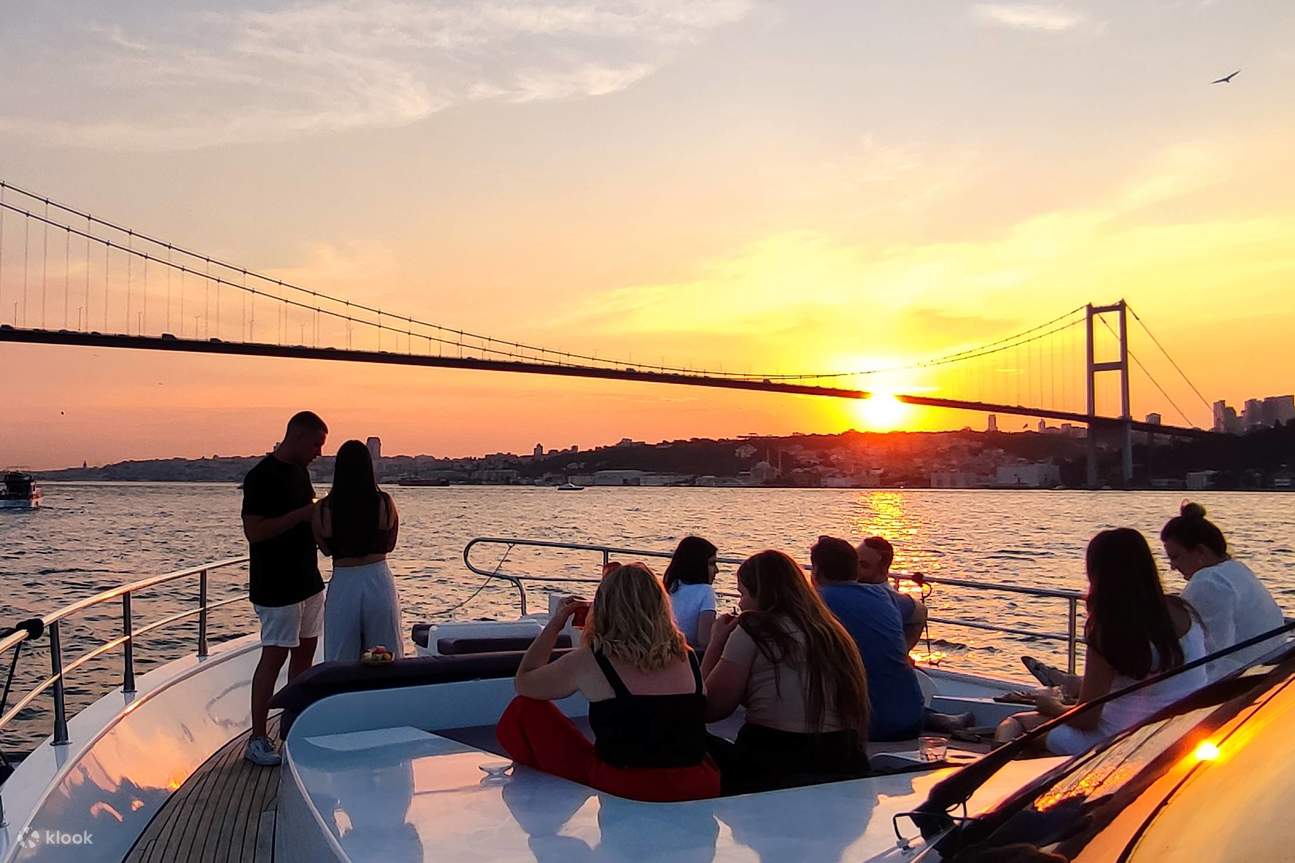 Du thuyền ngắm hoàng hôn sang trọng trên eo biển Bosphorus - Klook Việt Nam