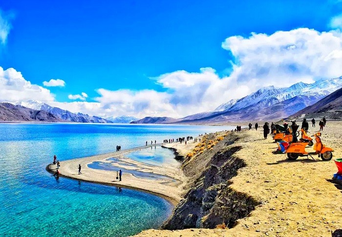 Hồ Pangong Tso - Viên ngọc bích tuyệt đẹp xứ Ladakh