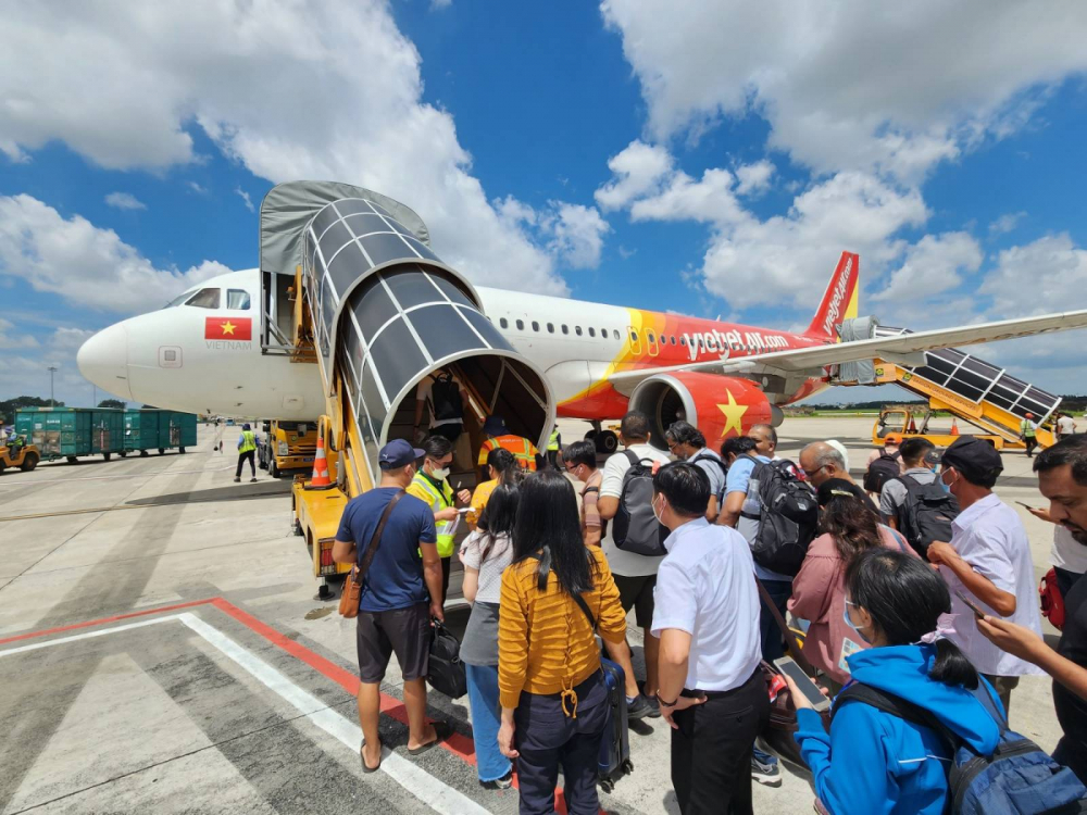 Giá vé máy bay tăng cao dịp nghỉ lễ 30/4 - 1/5