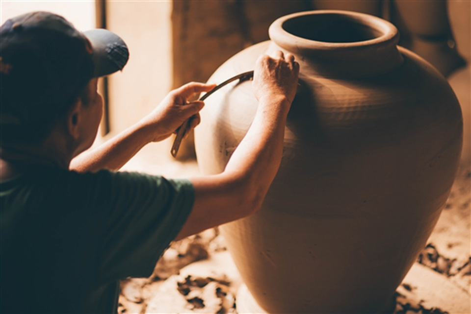 Bình dị làng gốm Gia Thủy - Nơi ngọn lửa nung chưa bao giờ tắt